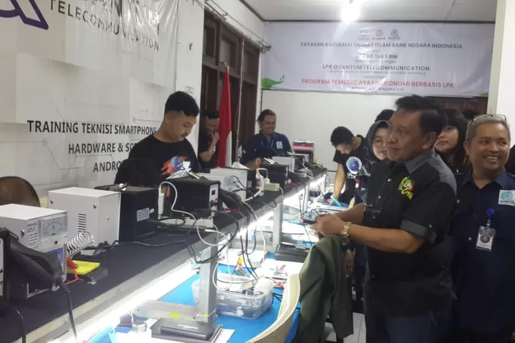 Tekan Potensi Pengangguran di Kota Semarang yang Tinggi, Belasan Orang Dibekali Ketrampilan Teknis